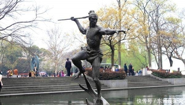 宋江|水泊梁山中有两人成神,一个封神破敌,还有一个为行业祖师