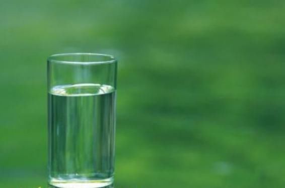 妈妈|高烧成了2岁男孩“催命符”，3个退烧小知识，妈妈很有必要了解下