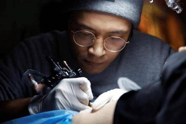 性别|妇产科中男医生较少,但往往很受欢迎?原因其实很简单,就3点