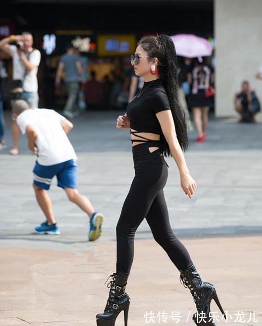 小腿肚 打底裤的穿着真的好漂亮,简单又不失潮