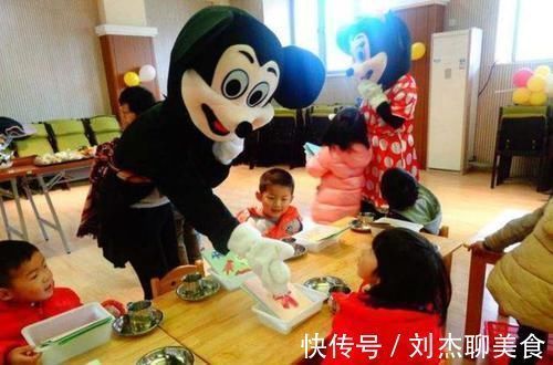 幼儿园|“炫耀给谁看呢?”女儿生日,爸爸送豪华蛋糕到幼儿园却无人问津