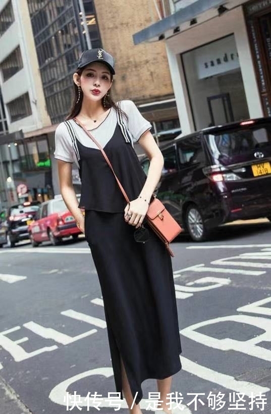 成熟|街拍:成熟大方知性的大姐姐,凹凸曼妙,青春活力很活泼!