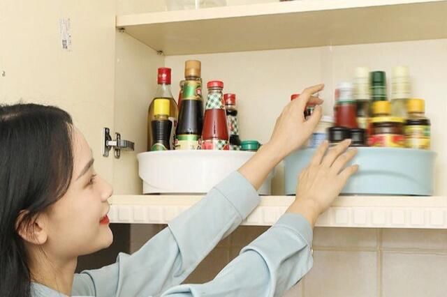 以前不懂,瓶瓶罐罐堆灶台!其实厨房早该这样弄,干干净净又精致