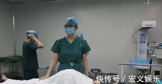 出产房|生完孩子，见到老公后，多数产妇说过这3句话，哪一句戳中了你