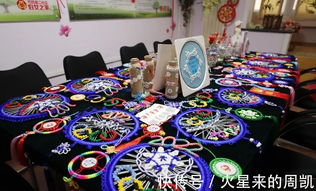 纽扣画|纽扣画、中国结、补绣挂件……地区居民巧手庆冬奥,一起向未来!