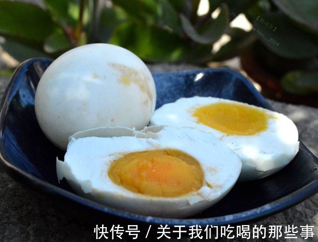 冒油|腌咸蛋时，牢记2料3技巧，无论鸡蛋鸭蛋，个个冒油起沙，软嫩咸香
