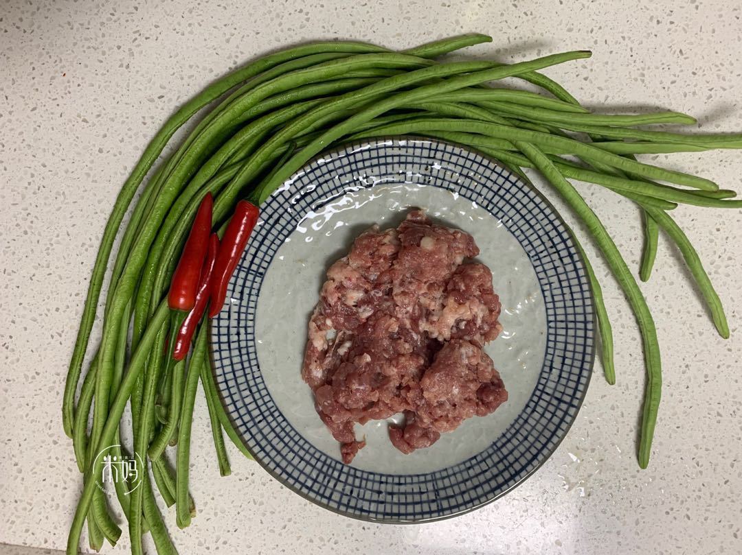 这菜鲜香下饭，不油腻，好吃得不得了，就连朋友都在讨着要秘方