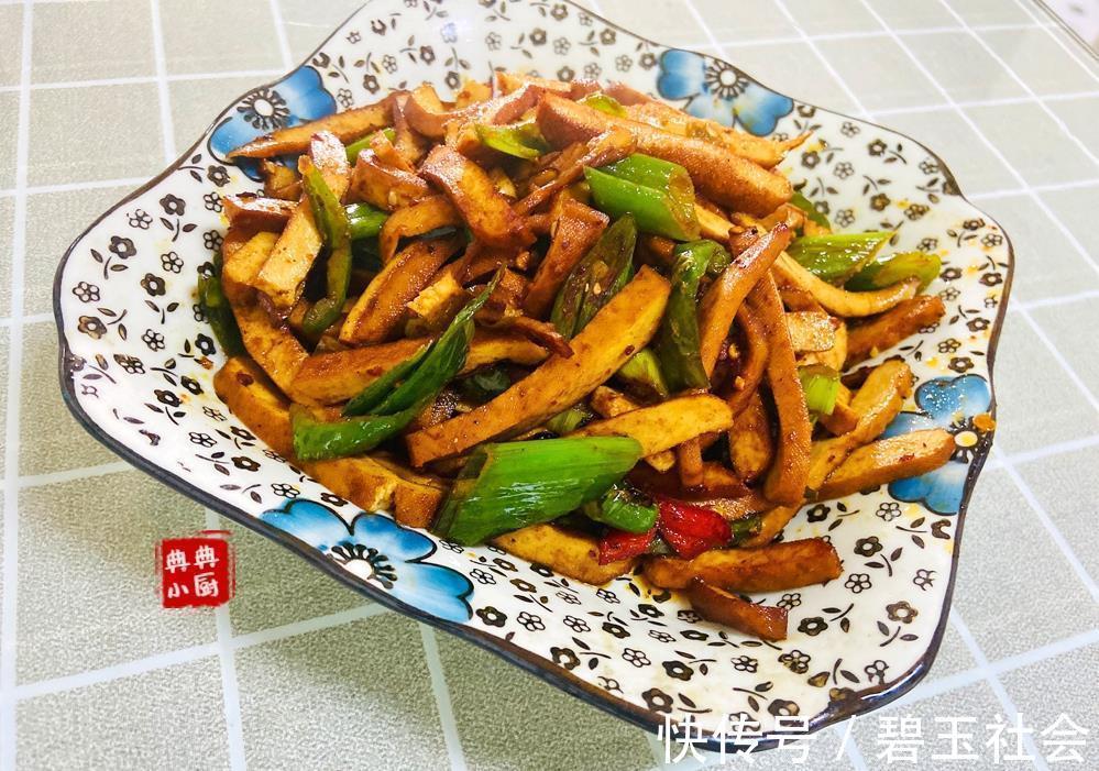 一日三餐|全职妈妈是没有假期的,暑假在家,两菜一汤搞定一餐