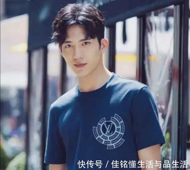 发型|锅盖头已过时,这5款男生“发型”才是当下最火,清爽精神还帅气!