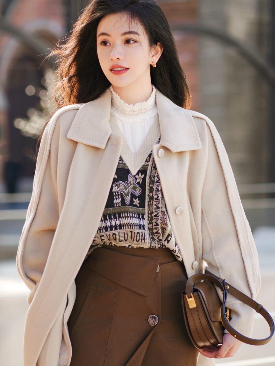 博主 这些才是“大衣”的高级穿法,简约大方又显气质,精致时髦