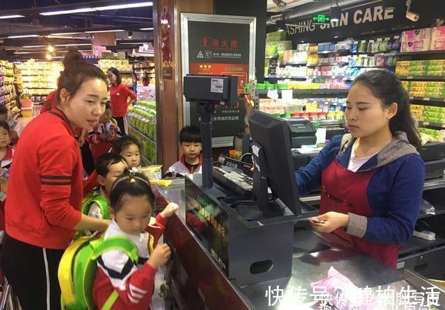 超市|“你家孩子偷东西,我要搜身”,宝妈一句话,让保安哑口无言