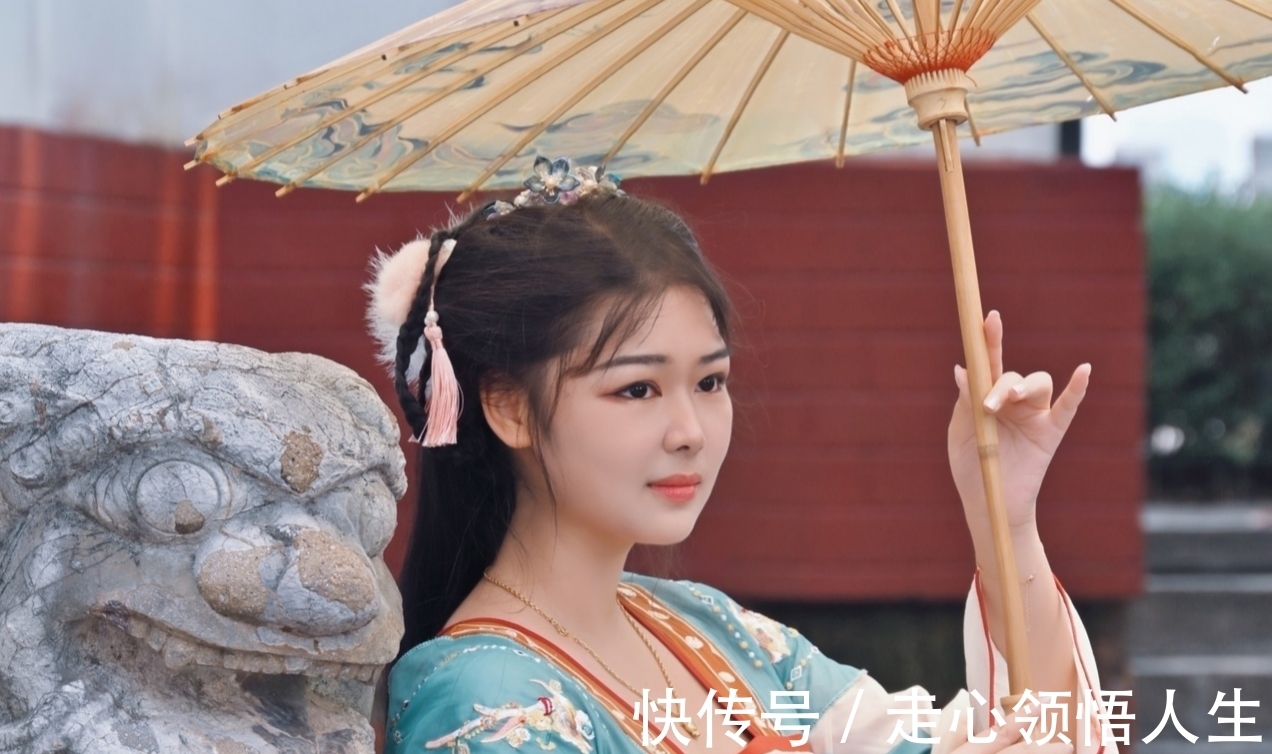 云过@采桑子·词:约会佳期。青竹红枫,莹露入新词