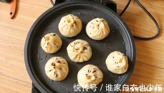 煎包|吃煎包一定要吃这个馅的,一年365天吃都不够,皮薄馅大,过瘾