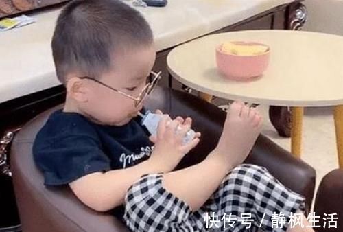 麻花腿|外国孩子腿又长又直,国内孩子腿却比不了,可能和这几个习惯相关