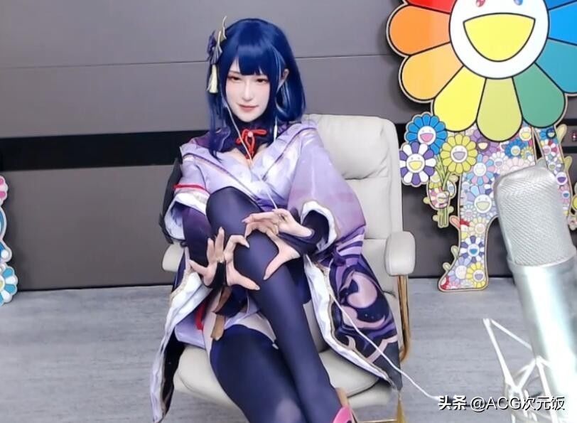 腐团儿|腐团儿COS原神雷神,一晚上都在拔刀,袜子质感不行建议不要