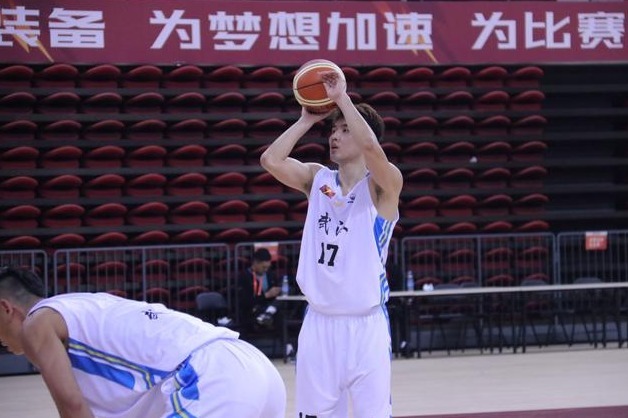 鱼腩|正式官宣！中国篮坛名将加盟CBA鱼腩球队，能否一鸣惊人？