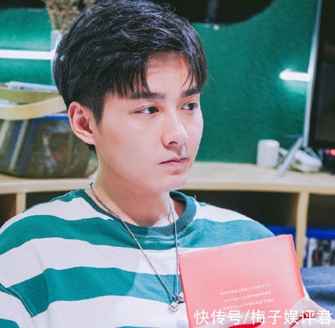 独美|《心动的信号4》收官海报，洪成成独美，马子佳手抱“大败局”