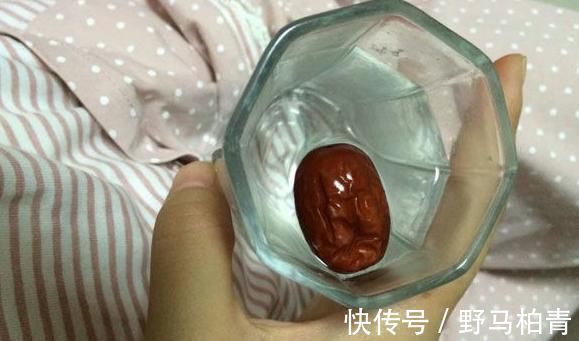 煲汤|红枣干吃好，还是泡水喝好？很多人常吃红枣也无效，原来是吃错了