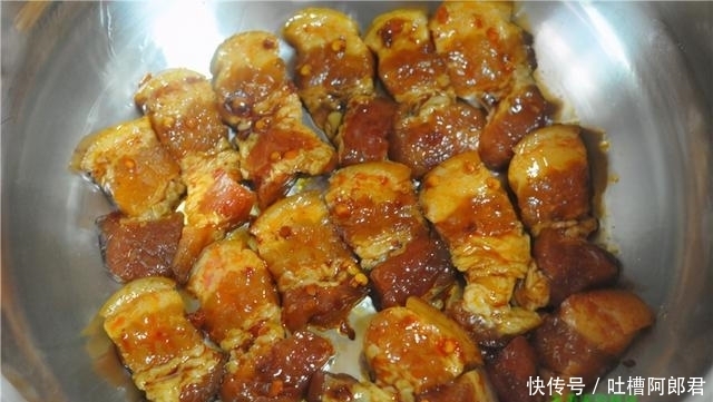 好吃|电饭锅做五花肉,比烤还好吃!焦脆喷香,焖一焖就出锅,超省事!