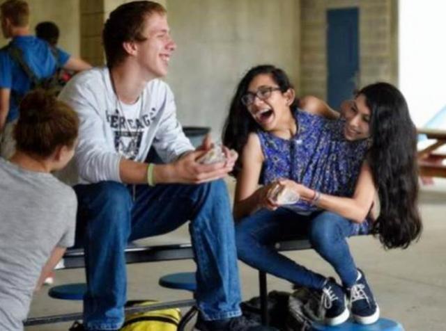 孩子|17年前的连体女婴,医生说“只能活3天”,如今现状超乎众人意料