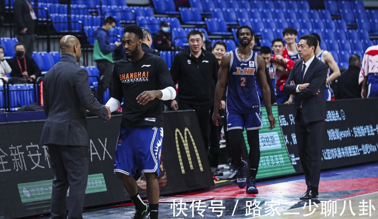 外援|CBA再起冲突!李春江无惧马布里,土豪队大胜北控三外援
