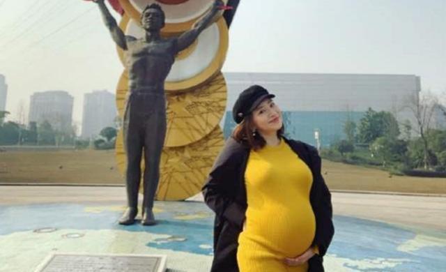 少女|体操女神诞下儿子后,29岁产后身材似少女,如今却为母乳太多发愁