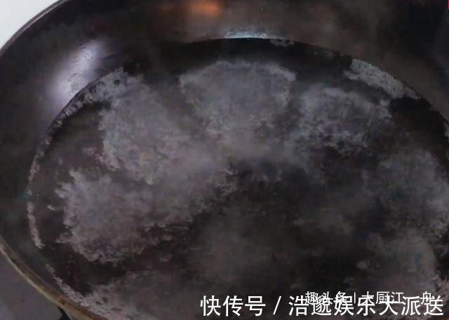 清洗大肠,有人加盐有人用碱大厨都不对,难怪大肠洗不净