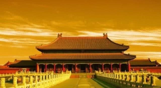 龙椅|故宫中那把传世500年的龙椅,到底是用何材料做成?比黄金还珍贵!