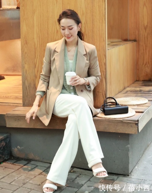 半身裙|奔三奔四的女人,穿西装要懂得这3个法则,人人都夸你优雅又得体