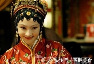 贾母|《红楼梦》里最阴险狡诈的不是王熙凤竟是她