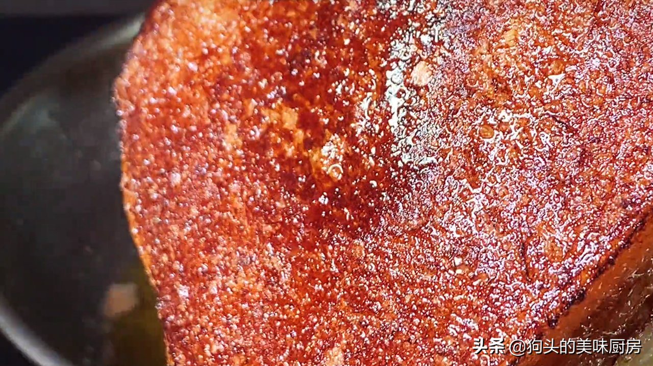 难怪饭店的扣肉那么好吃,原来技巧很简单,学会了给家人露一手