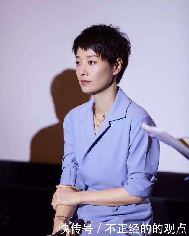 后脑勺|马伊琍还是把头发剪短了,短碎发变潮短发,网友“美得焕然一新”