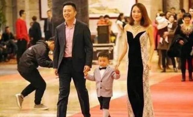 金脚链|女儿第一天上幼儿园,“金脚链”就不翼而飞,宝妈怒找老师反被打脸