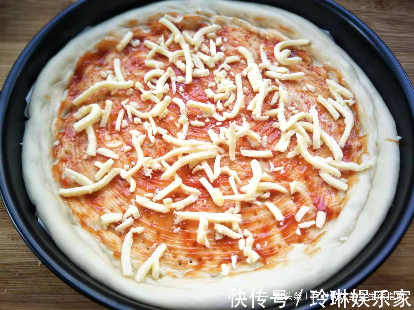 番茄酱|外面30一个的披萨,自己在家做成本只需几块钱,又软又香又划算