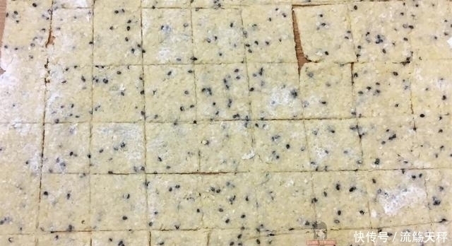 嘎嘣脆|一勺小米,一碗小米,教你在家做锅巴,简单易学嘎嘣脆