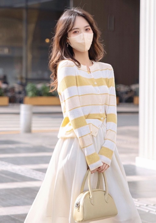 搭配 这个春天,穿“针织衫+半身裙”真美,低调演绎女人味