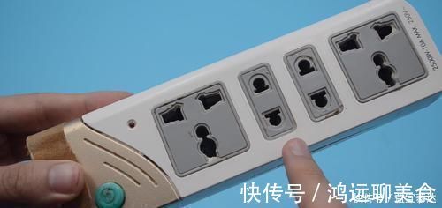 不管插线板有多脏,教你一招,不用一滴水,插线板跟新的一样干净
