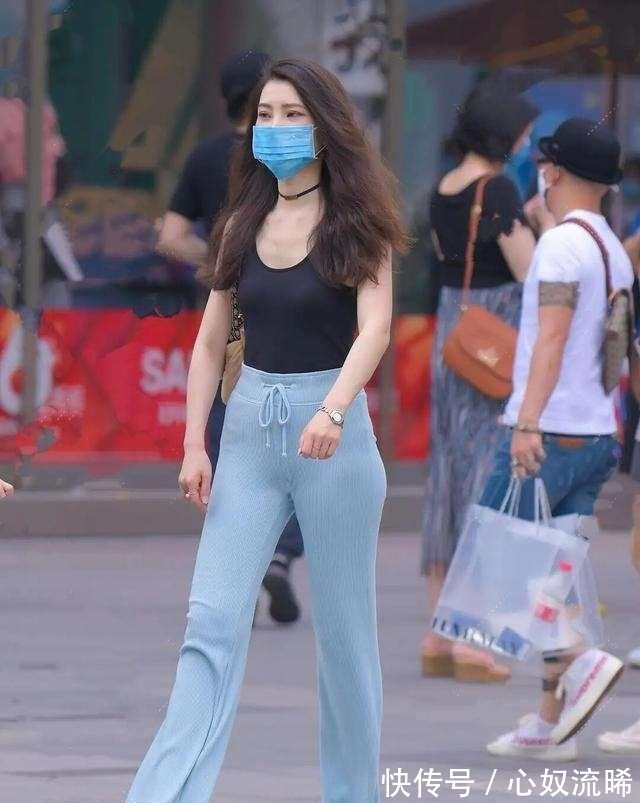 优雅 知性优雅的打底裤穿搭诠释出简约的魅力,体现完美状态,酷酷装扮!
