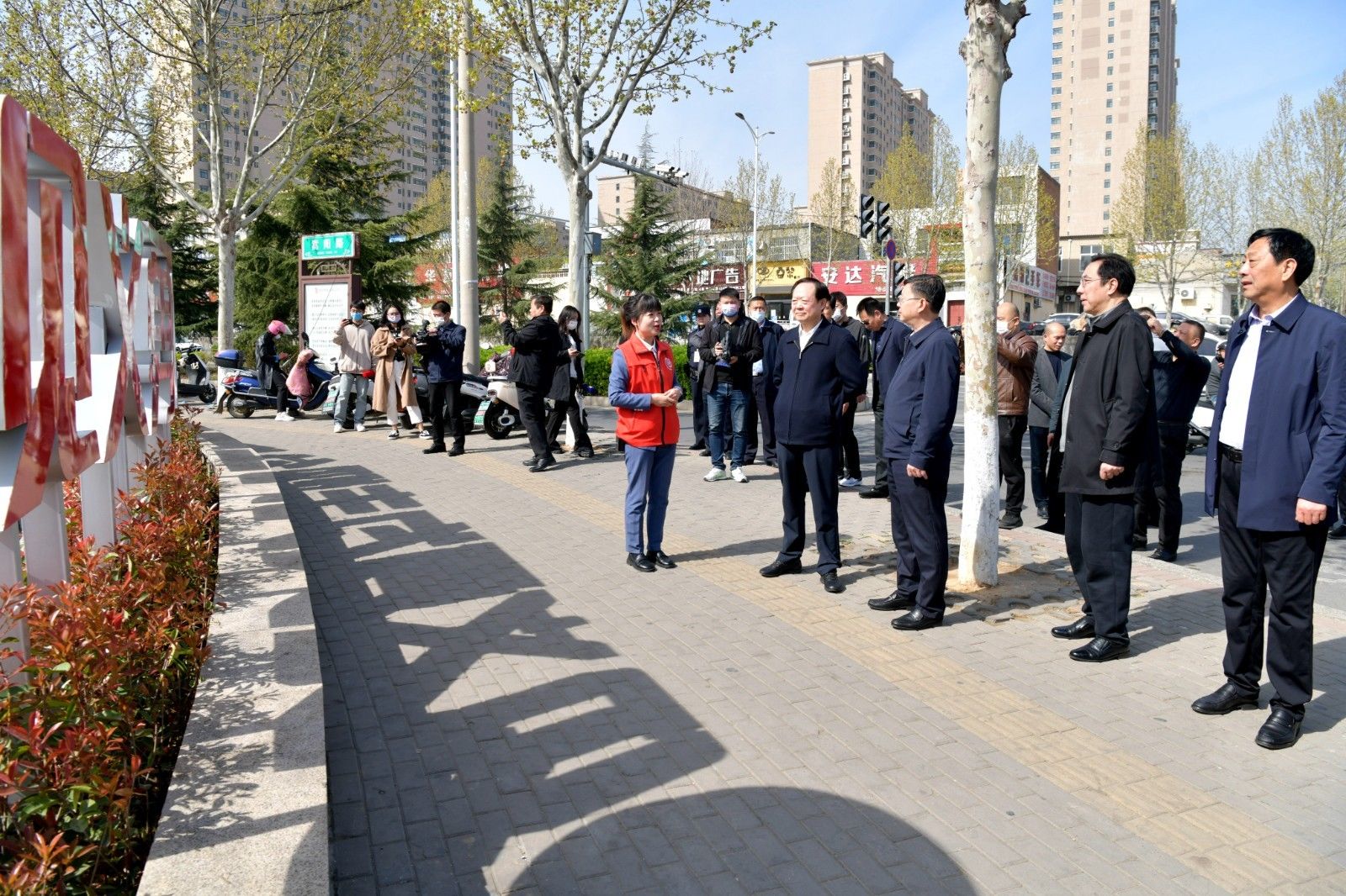 为平凡英雄点赞！郑州市见义勇为工作会议在登封召开