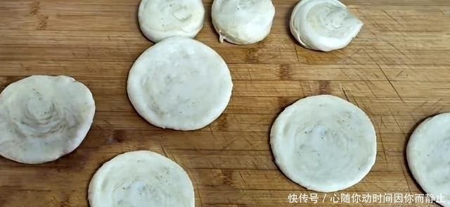 想吃千层酥饼不要出去买,教你在家做,酥脆多层,好吃又顶饱