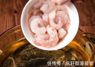 好吃|几分钟就搞定的鲜虾面,作为早餐营养又好吃,做法还简单