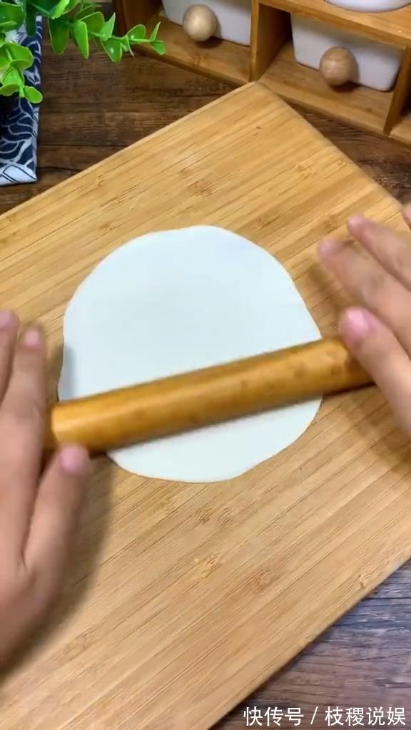 零技巧韭菜盒子,不用和面,省时省力超简单,厨房小白一学就会