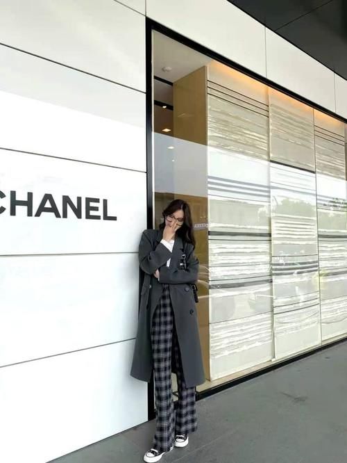 先把“羽绒服”收起来吧，今年流行这几款外套，保暖时尚还百搭