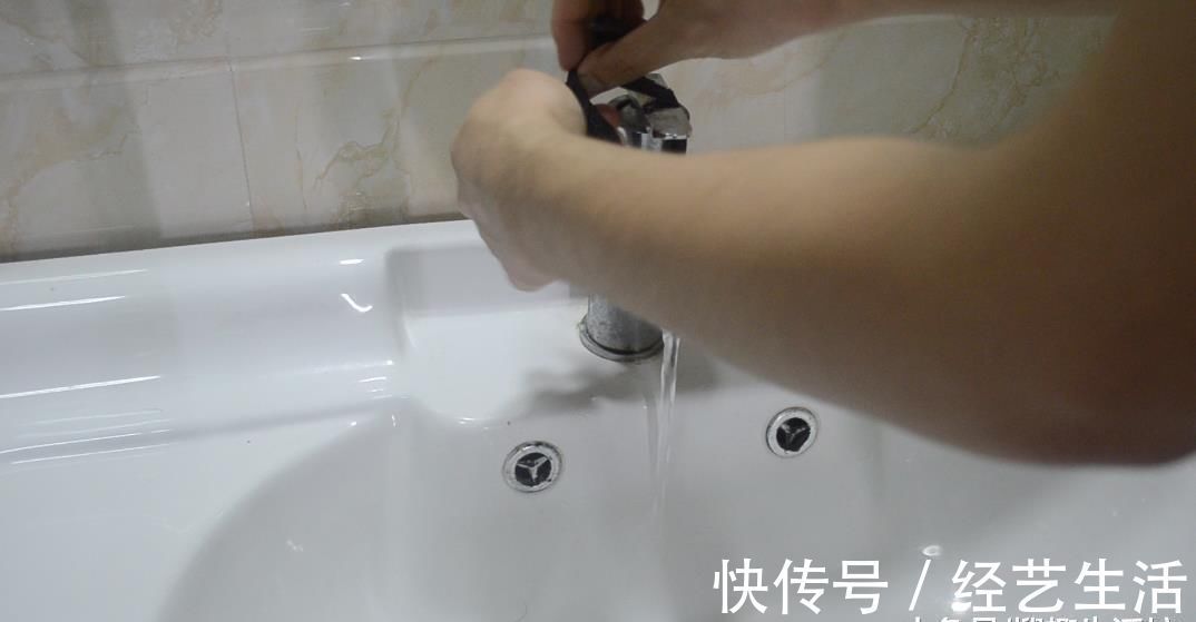 马桶|手提袋绳子不要扔, 拆下来放家里这样用, 看完你会感谢我的