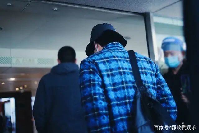 王一博连续三天营业，一场直播，一场舞台秀，一场盛典活动