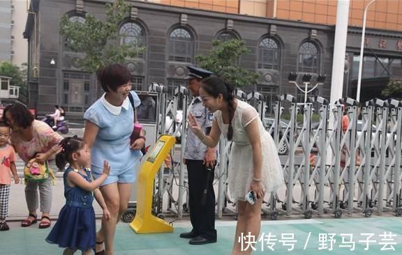 妈妈|孩子去别人家做客没教养,妈妈反夸孩子不怯场,令人语塞!