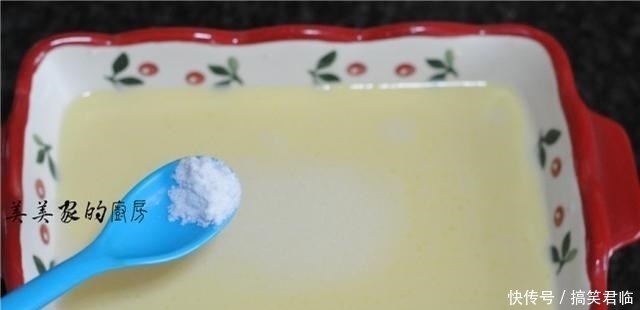 2个鸡蛋1盒奶,筷子一搅就上桌,蓬松柔软,比蛋糕还好吃!