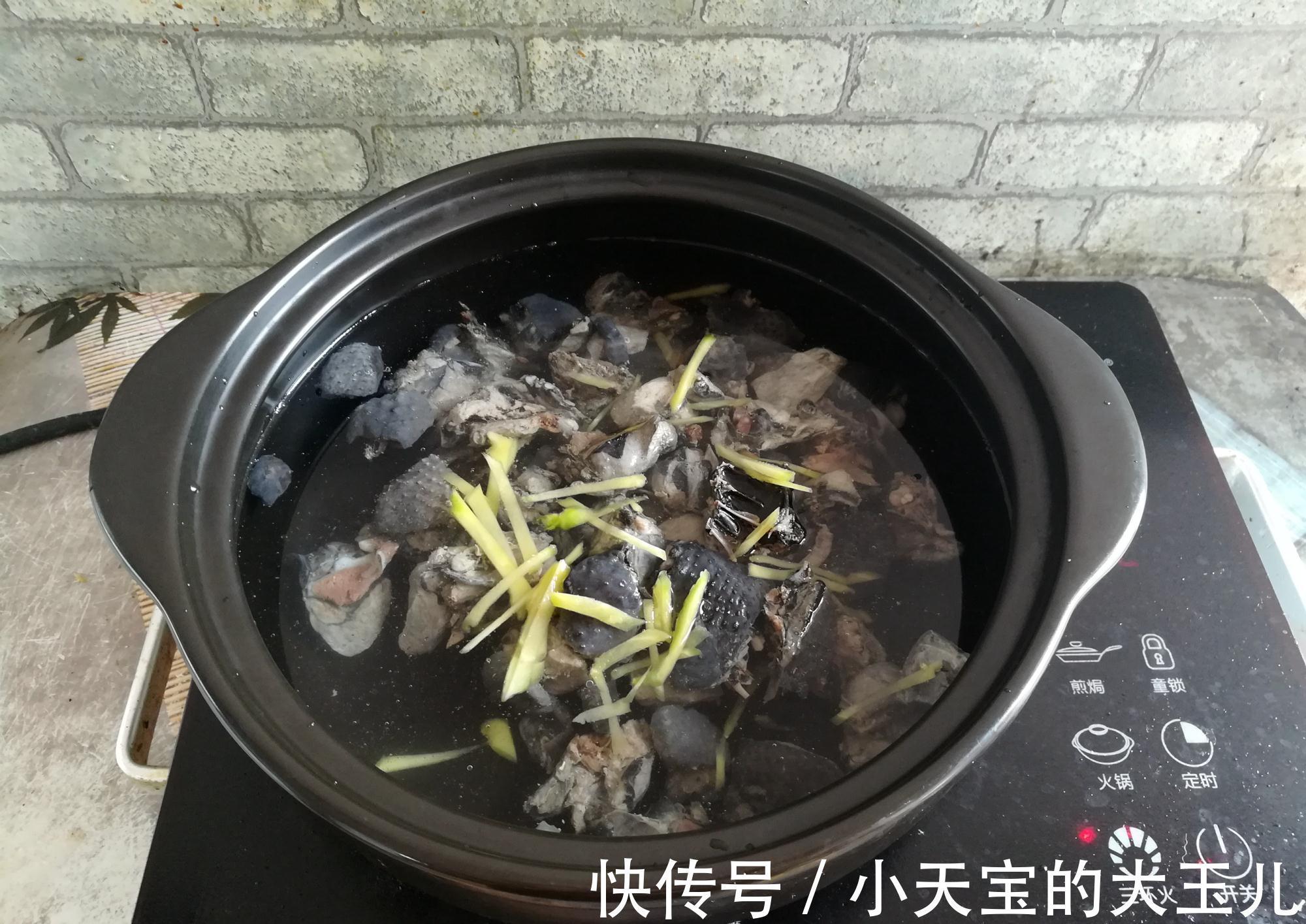 喝汤|冬天吃肉不如喝汤,若条件允许,这汤1周喝2次,补血安神又助眠