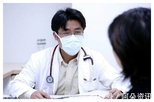 家人|女子每天放屁超过30多次，家人强行送进医院，医生：再拖就晚了