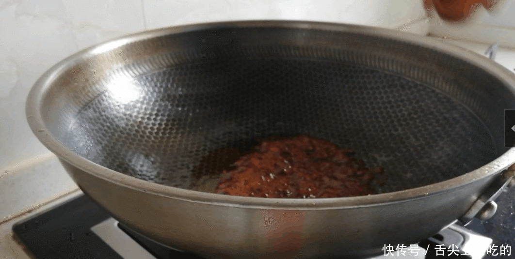 做出|大白菜怎么吃?白菜百吃,一碗芡汁,做出不一样的味道